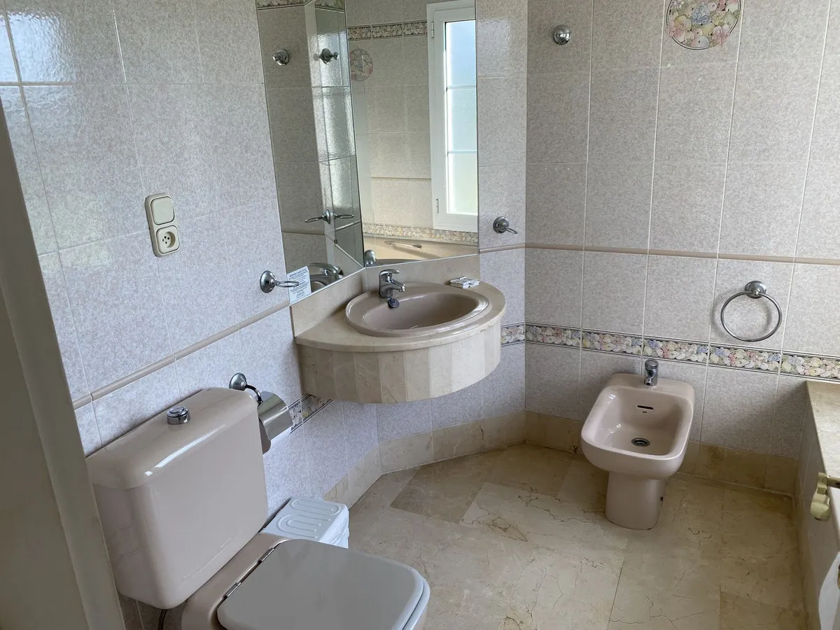 a53042f7-c592-425b-960d-1d11308870b0