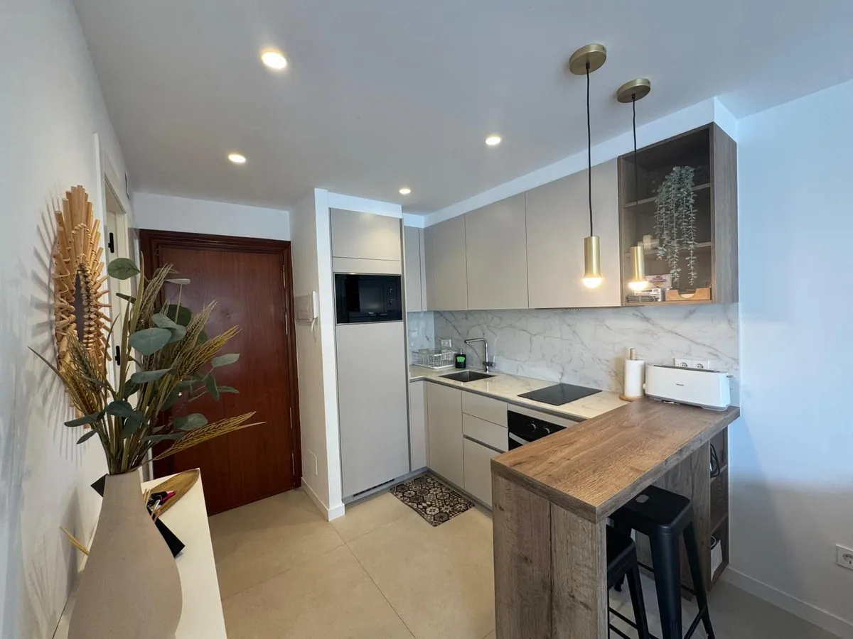 b466552b-bfd8-4231-a3ad-b41fa750c592