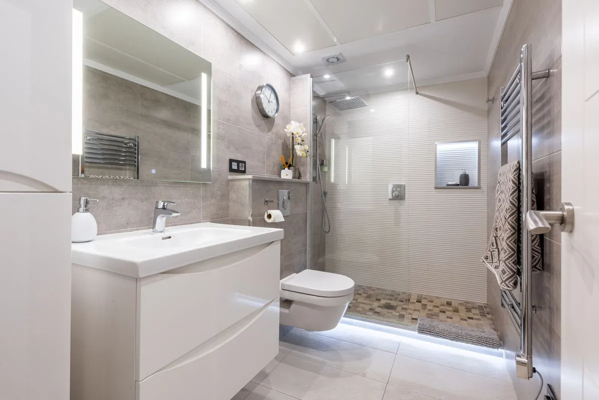 8c9fdd6d-8808-41be-875f-0093e7116173