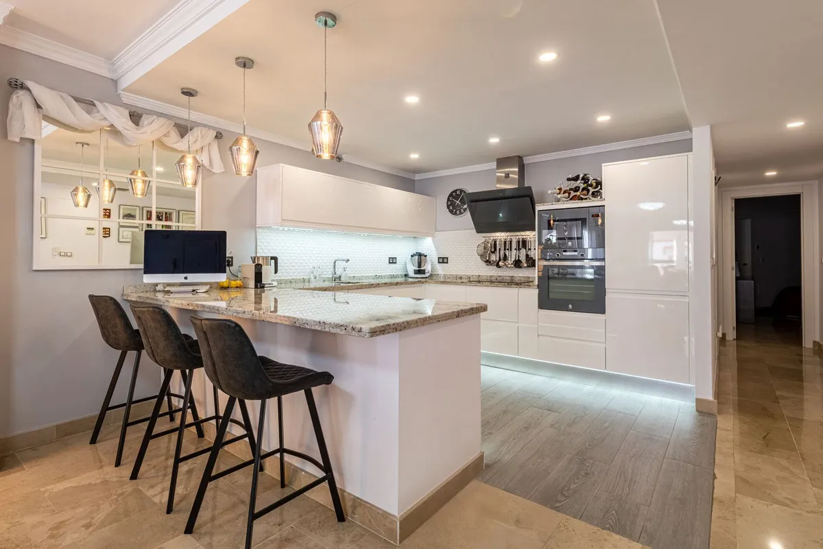 ab10ca9f-193a-49c5-9a18-ade787ae5ead