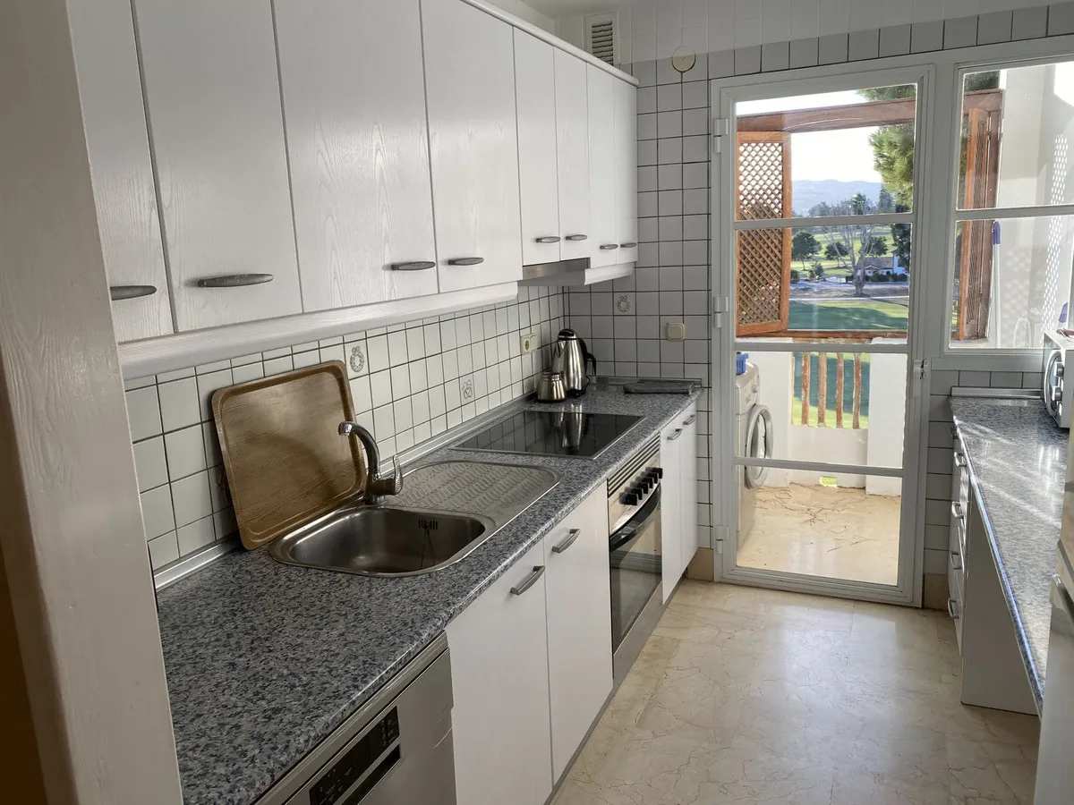 9a63facc-cdc8-4e52-8c4d-f6a10ceb8748