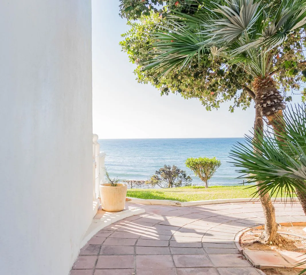 a553a6ae-bbb0-4075-a111-6bab19e701a4