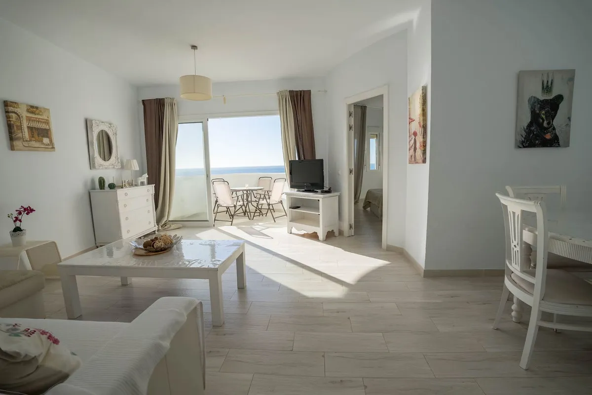 a9806474-75e0-415f-9cb4-95f48e32e546