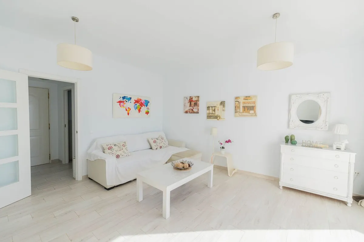 d8f86bd0-e418-4113-84a8-7cddf9be99b9