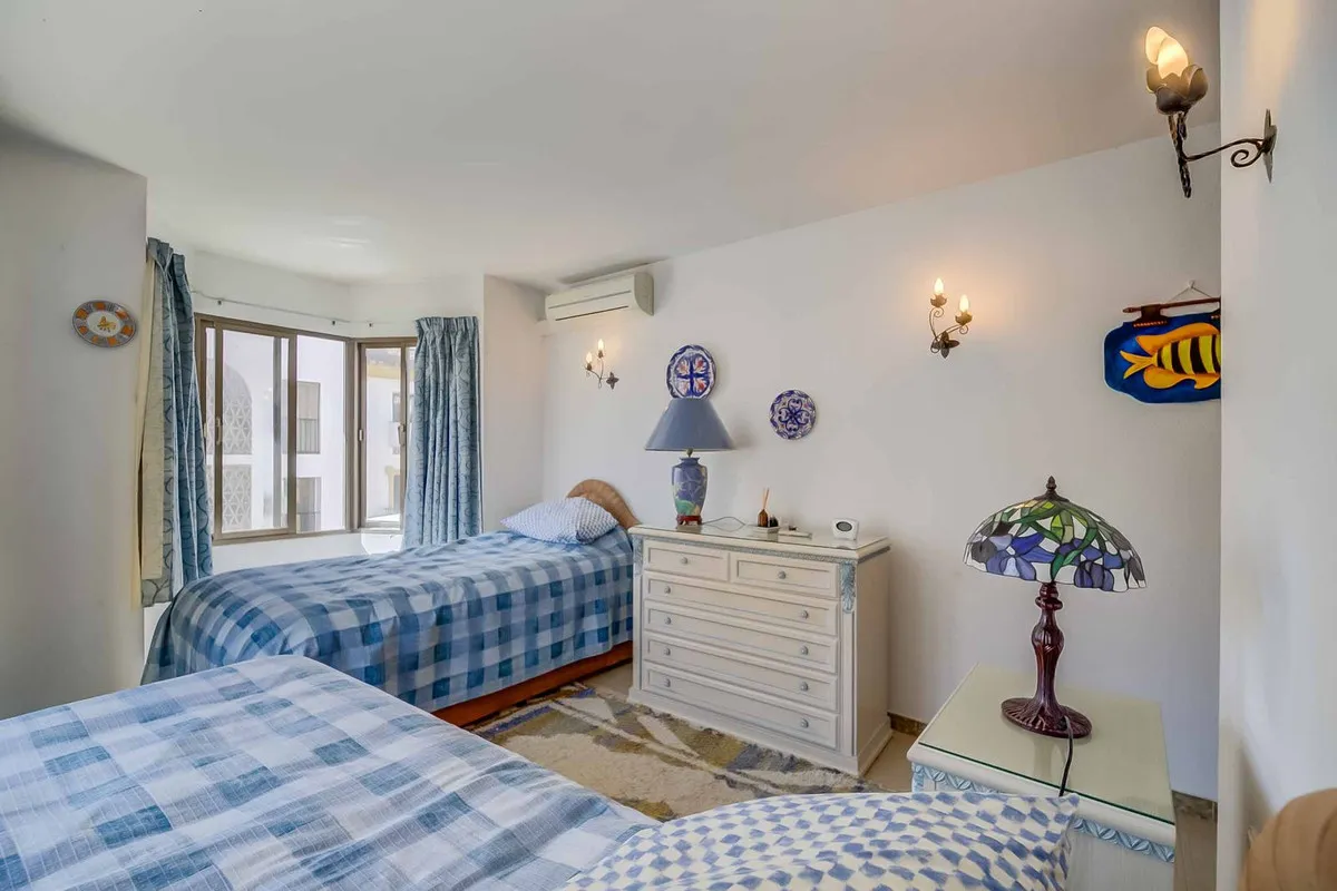 fc418ede-f18d-488d-b956-3015bcea9cb1