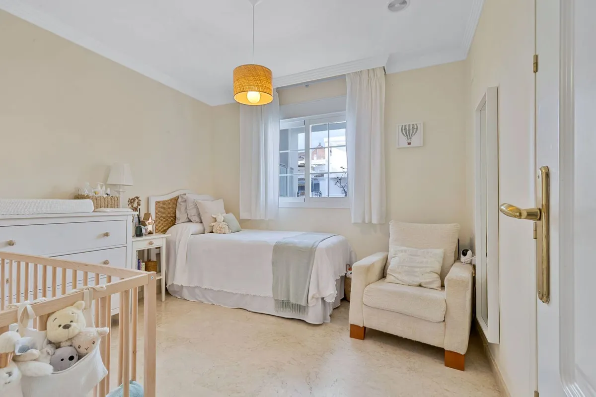 49cfa940-e8fd-4af5-a3d3-d60dd622eaf6