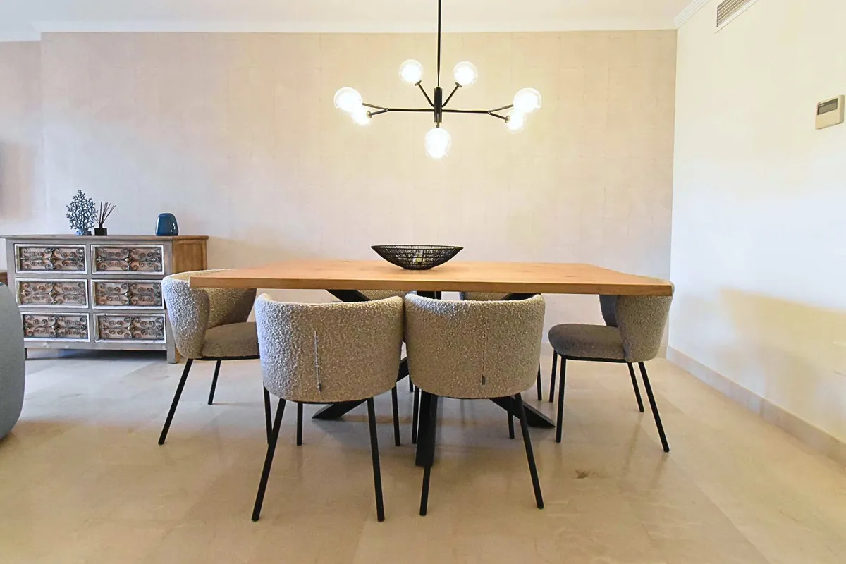 8380a886-01f7-40f7-baee-89b7ddd03552