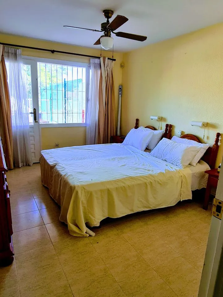 9d166528-02ed-4262-9e59-231790e3f789