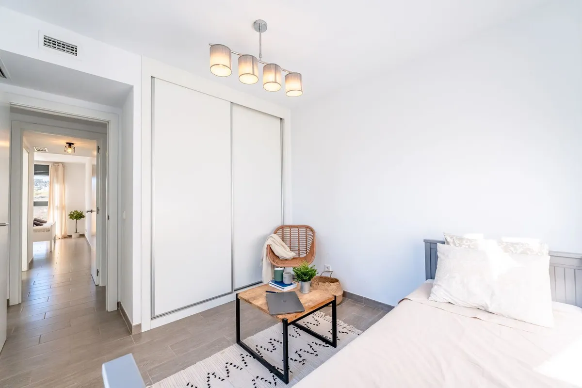 04b3394e-5d5f-4333-9c39-3276d7c4fab1