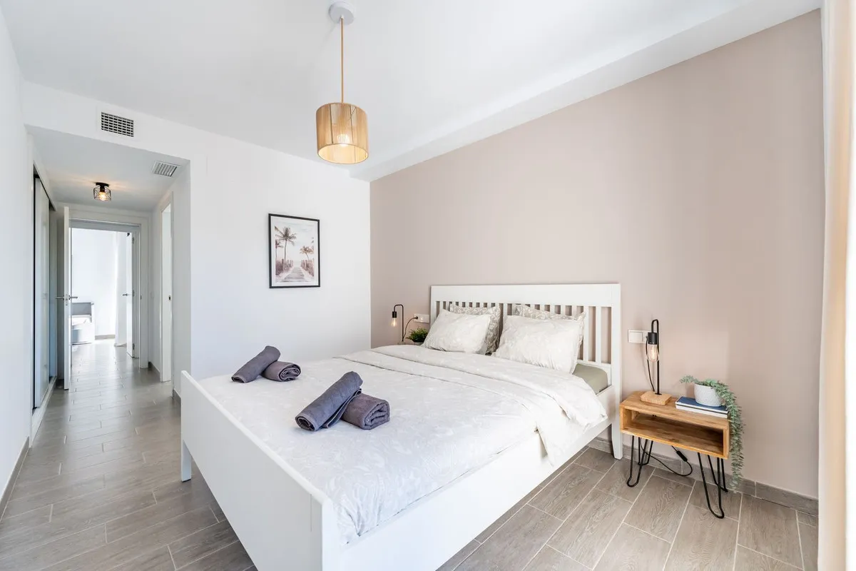 8e374ef2-cd2e-4962-8b53-3be1fa8d2179