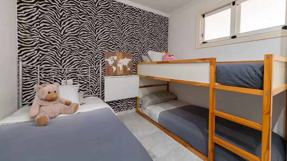 f7d29ee5-7ee7-4551-84e1-cf379549bbed