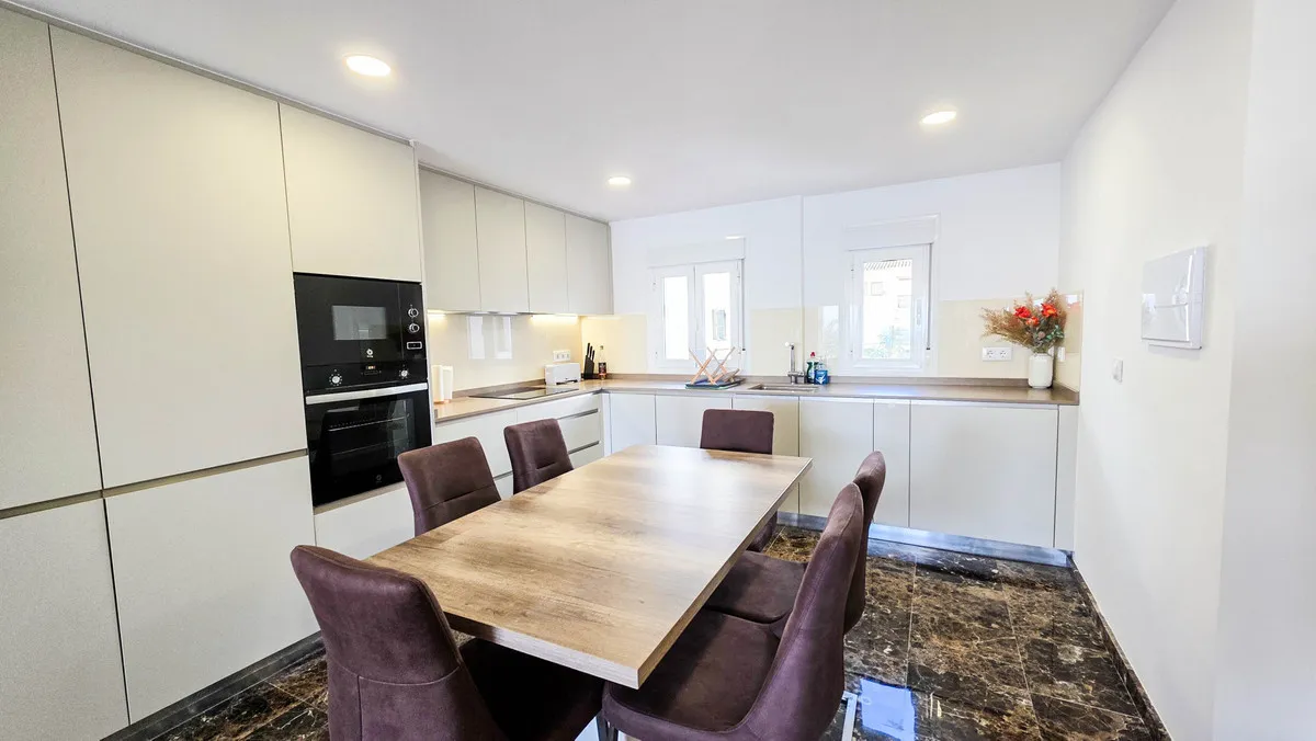 e0a9e085-0fe5-4934-a34d-d7f038688fab