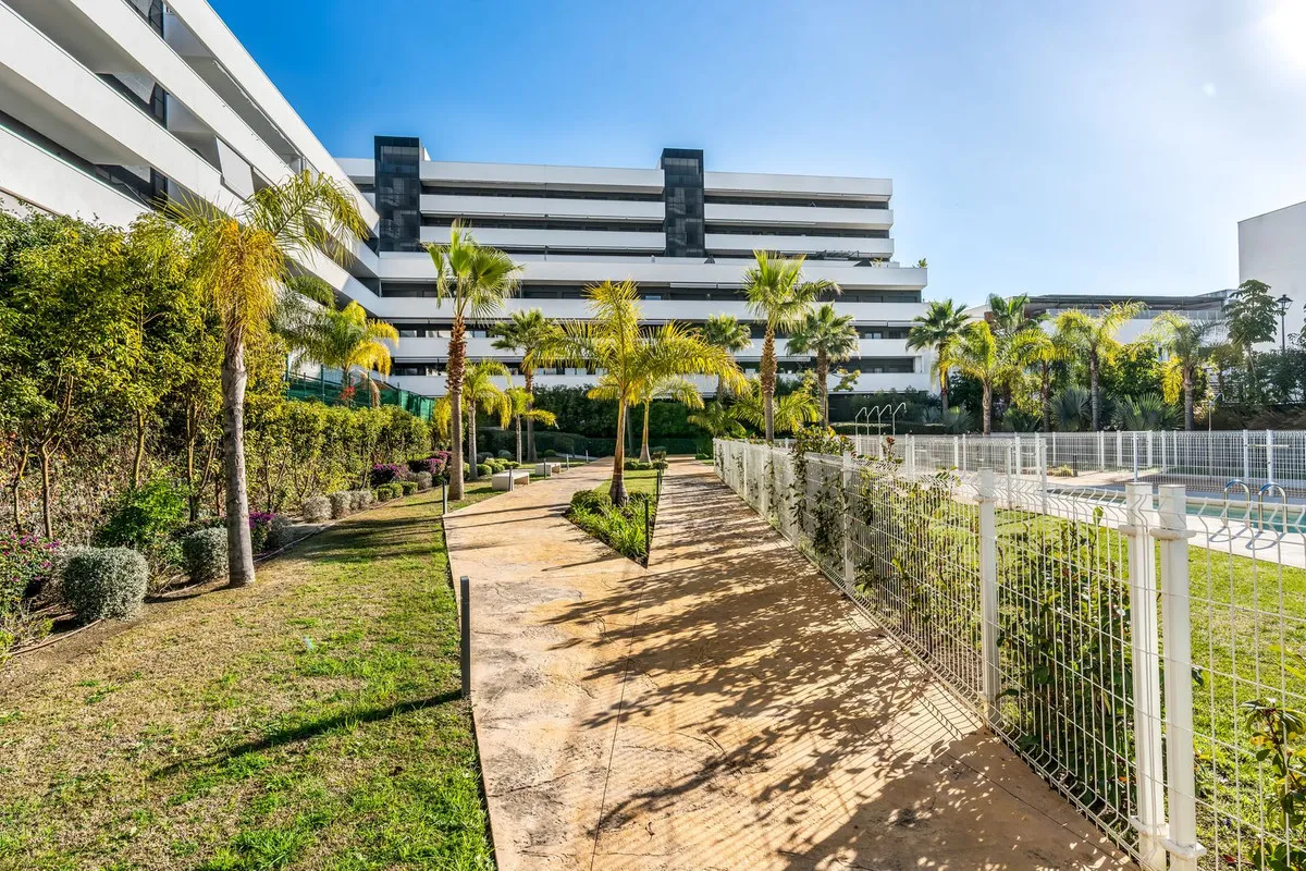 468f4cea-9047-4cb2-8eb0-d8f4488adcf3