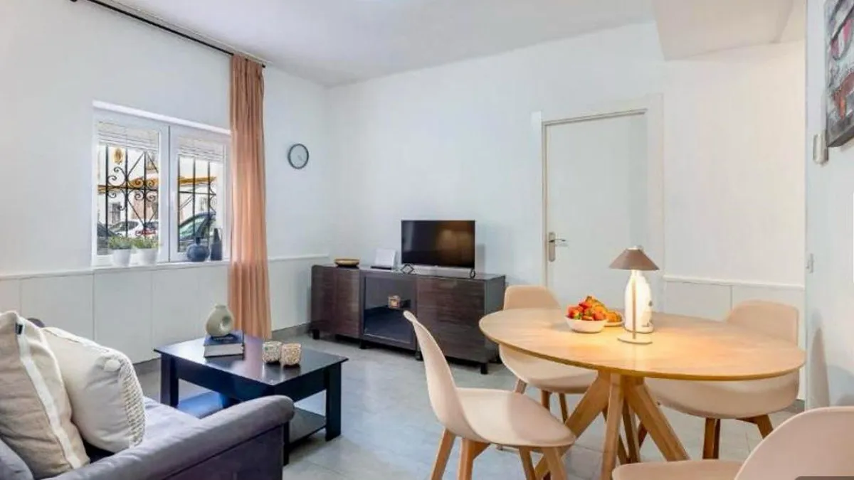 f7c1c010-d177-4c0d-b4bf-d4d45e74abc7