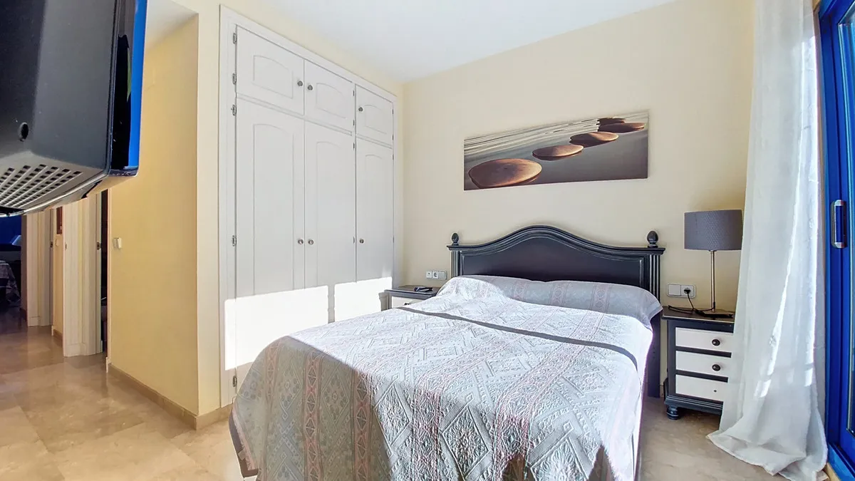 dcc48028-65b1-4ca3-be02-43cad894644b