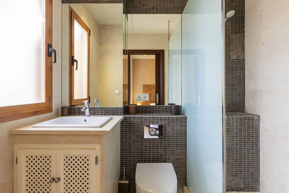 83ac7ac9-b7a1-48d8-8666-9f12bd198693