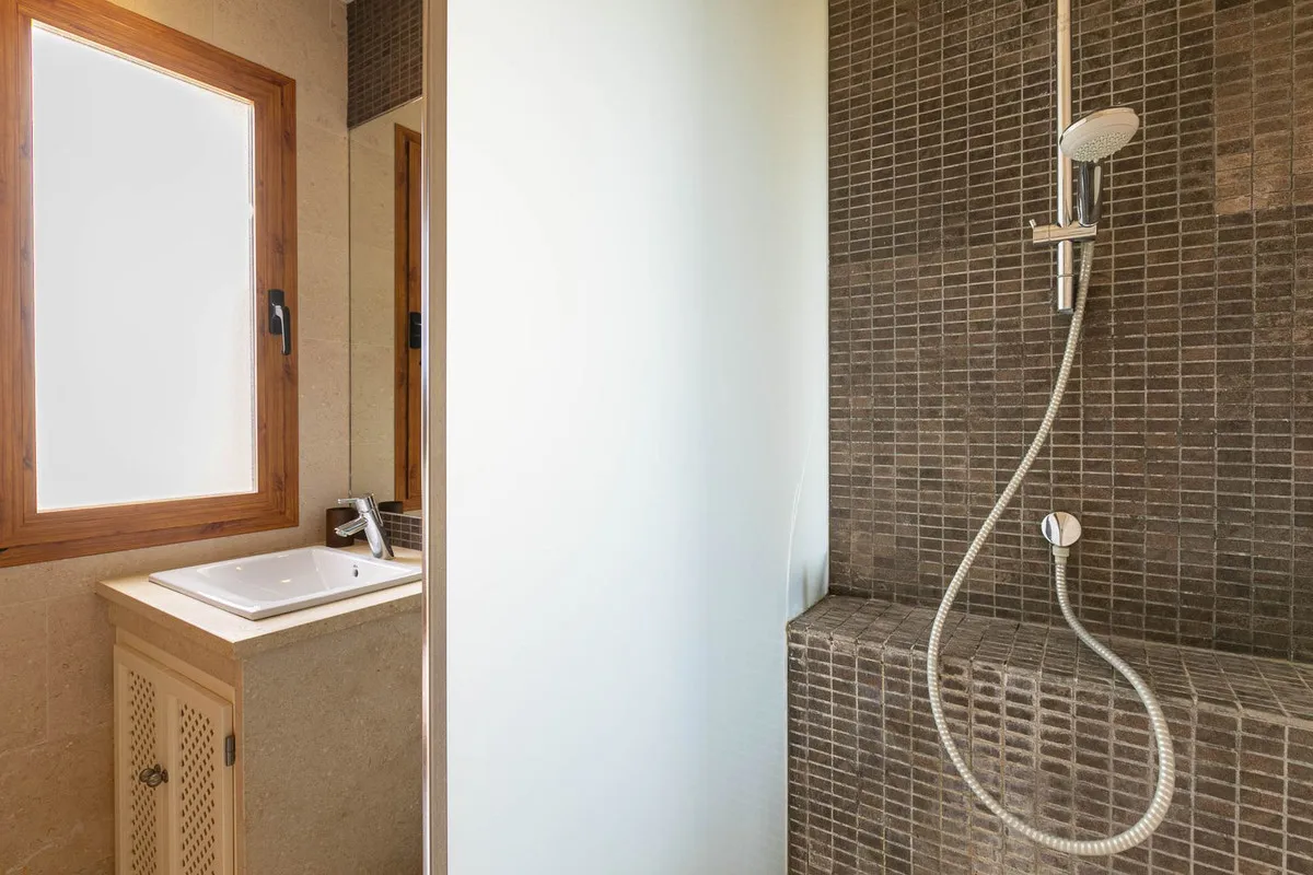 e6d617ee-32f3-49be-9128-4f65a2a1d737