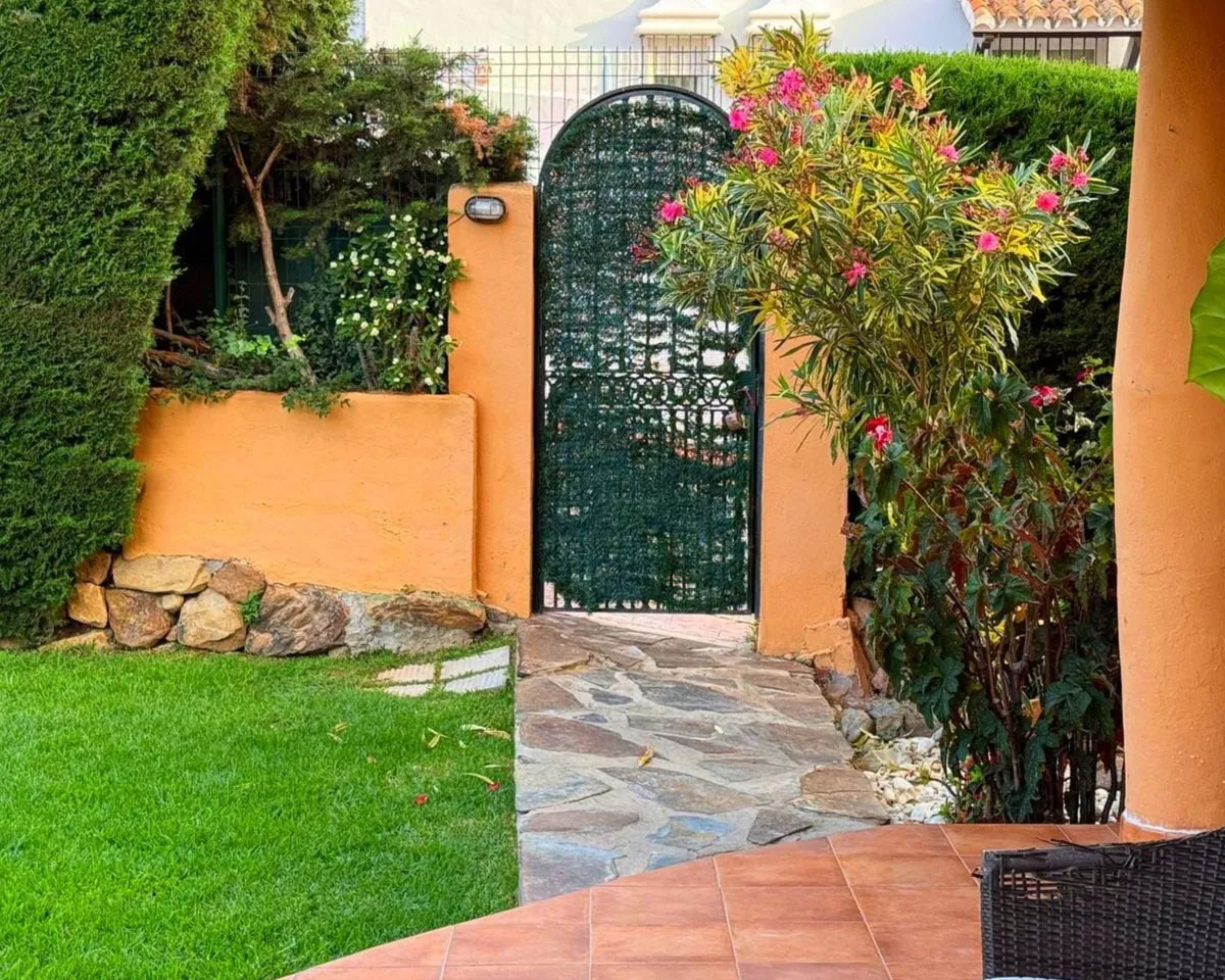 a940a867-4bf6-43ab-b72b-2a59317cb943