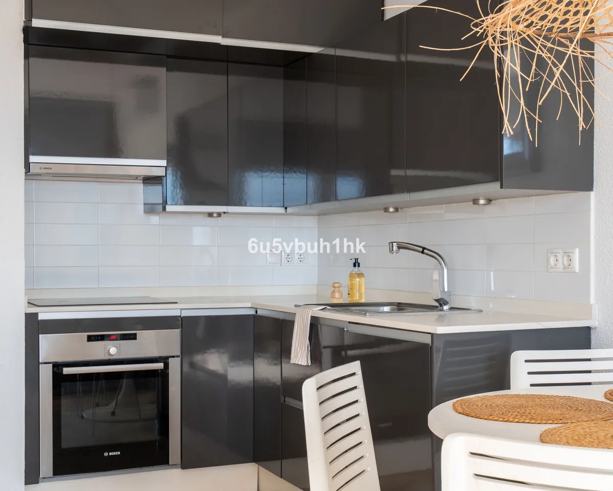 e6c1f09a-d4fd-44a6-ac41-a630beab3ca7