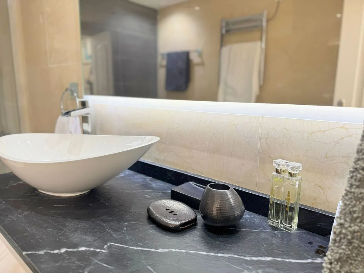 9d799f71-1698-4c7d-a9c6-7e7e2055d43d