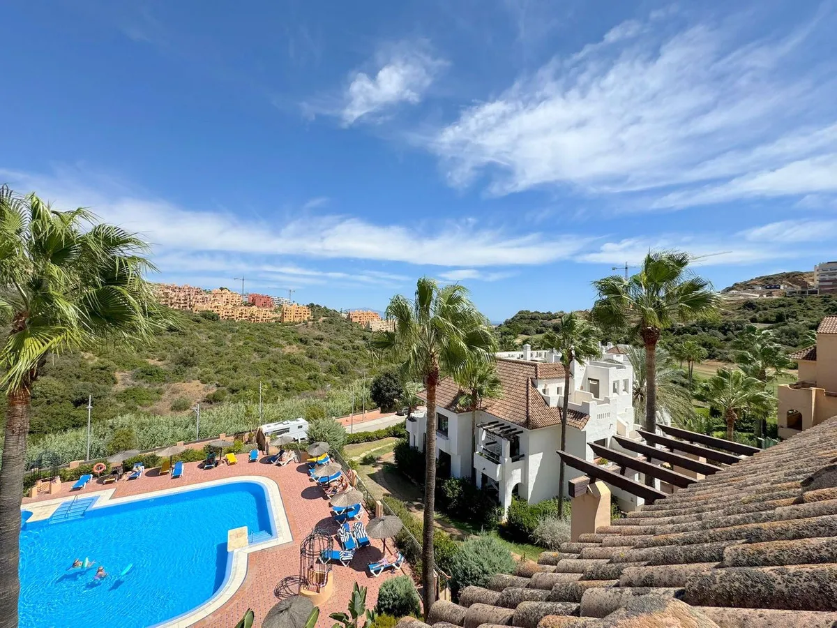 Luxury Penthouse with Sea Views in La Duquesa