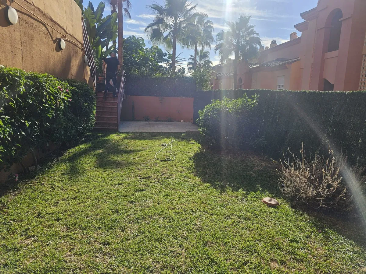 f8696fb2-2695-47a1-8111-f4b6e89454db