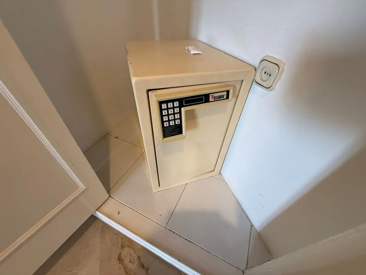 ae4a6620-9482-49f3-8f56-d489d4237d91