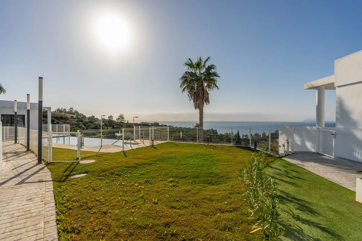 dc7e1610-b312-4f0e-a731-6d0612ab7912