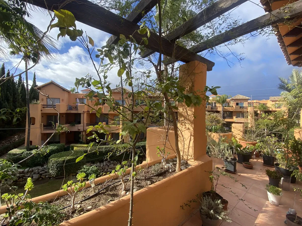 4fb320f7-9b03-40a1-9bda-21c3d214742b