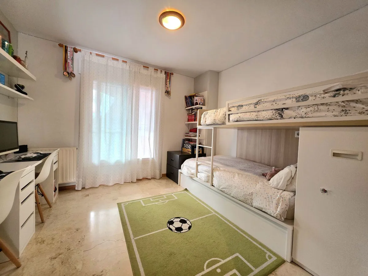 c810d34e-9a17-4bee-8e7c-bb859268108f