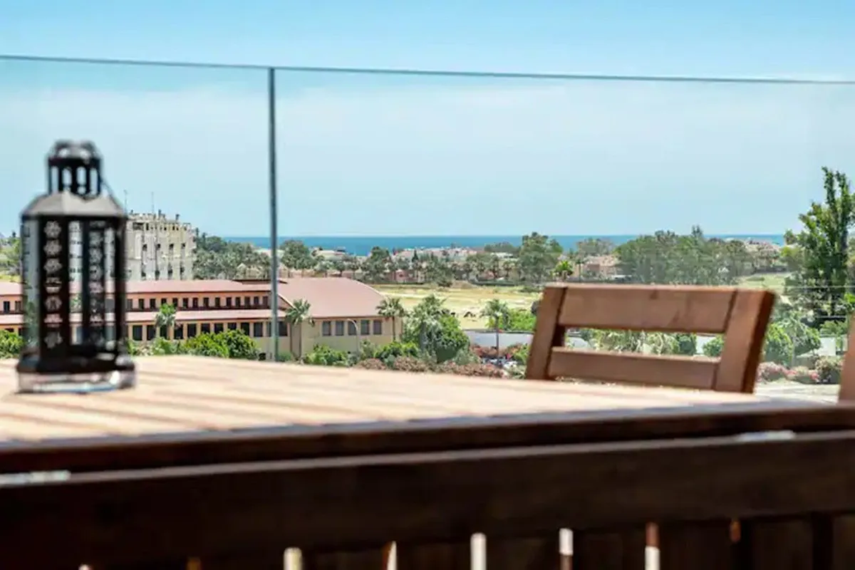 c946bd9b-f8a6-4e39-9caa-d5b9f832ac4b