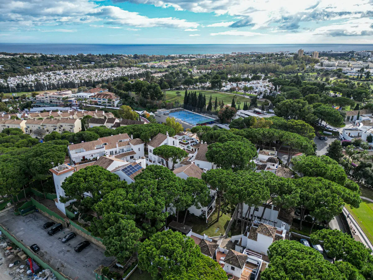 Pinehaven Top Floor Retreat in Los Pinos de Aloha
