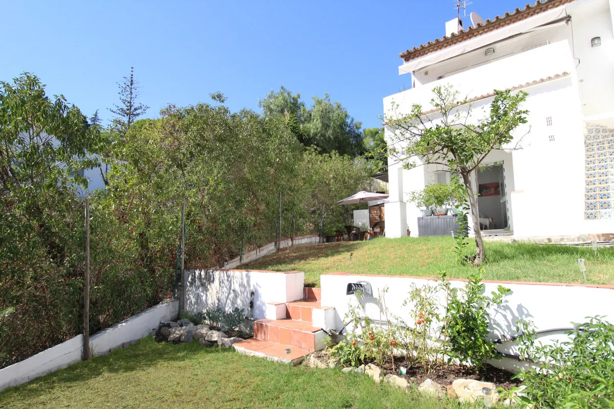 1d3c2003-8f12-4e6d-b15e-0279be4b9352