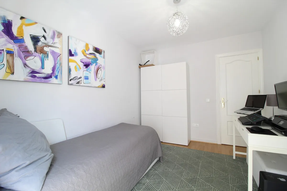 fd899ecb-f4e6-48e7-938b-c412a2ca1935