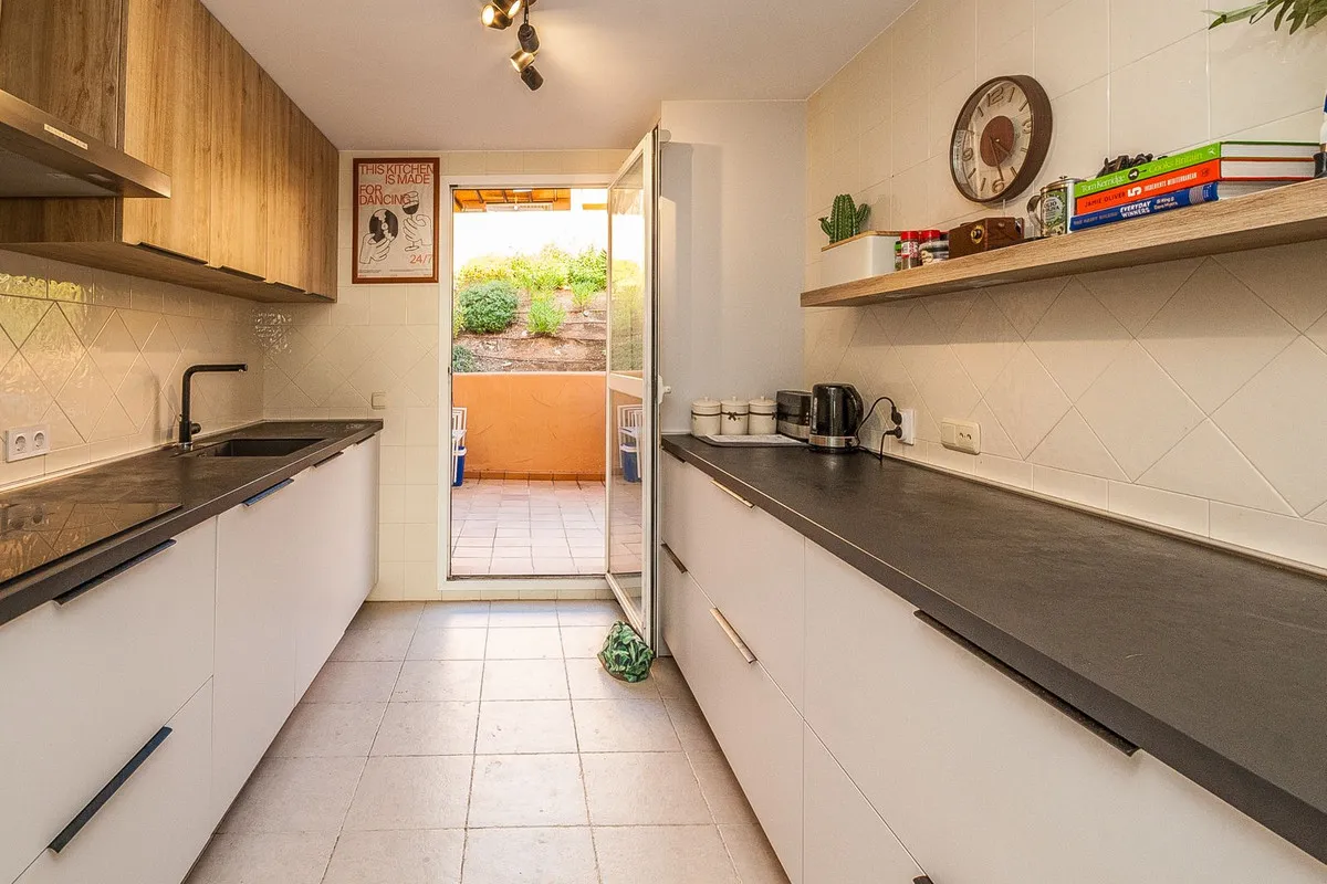 d1da2d97-b35a-4080-9d42-5e31f97f1d5d