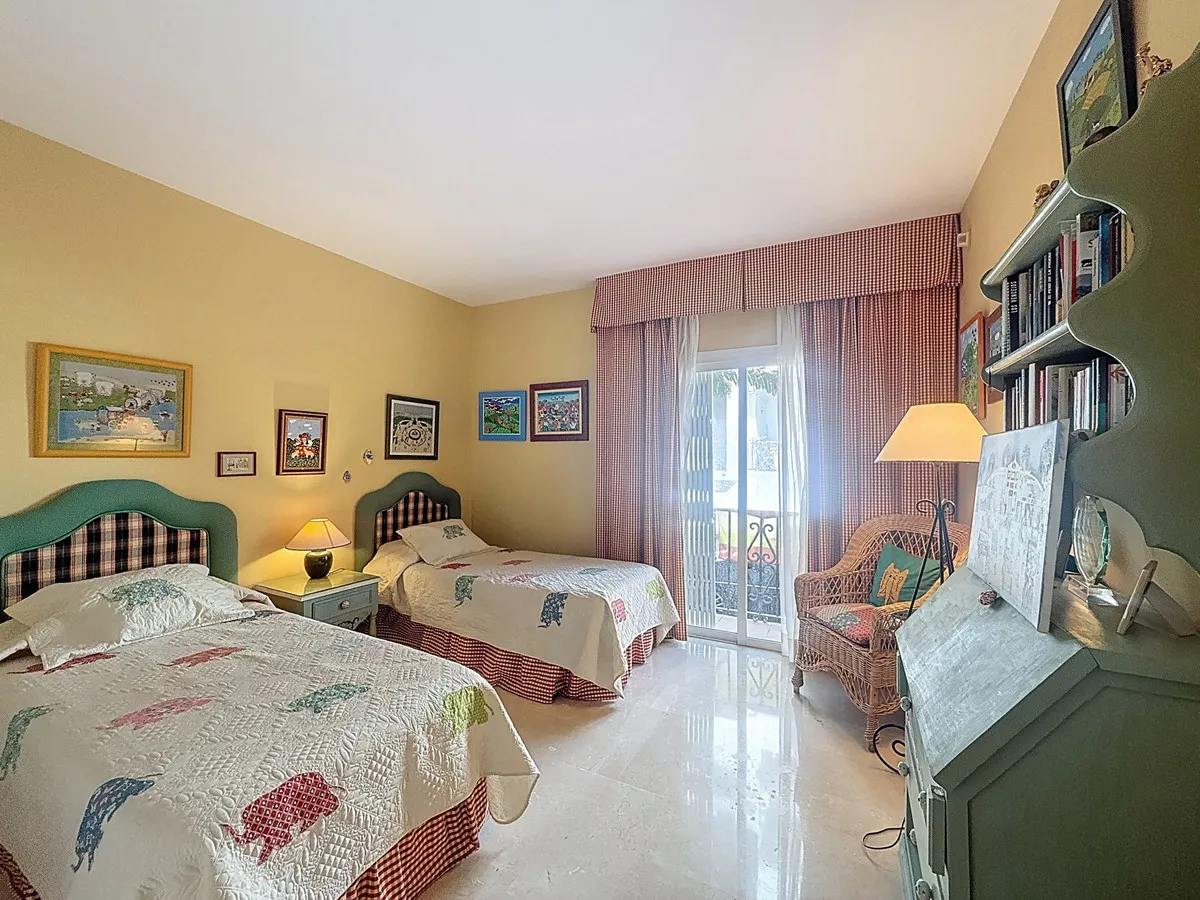 9f6a32db-f9de-437f-aa6c-59fc2573d66b