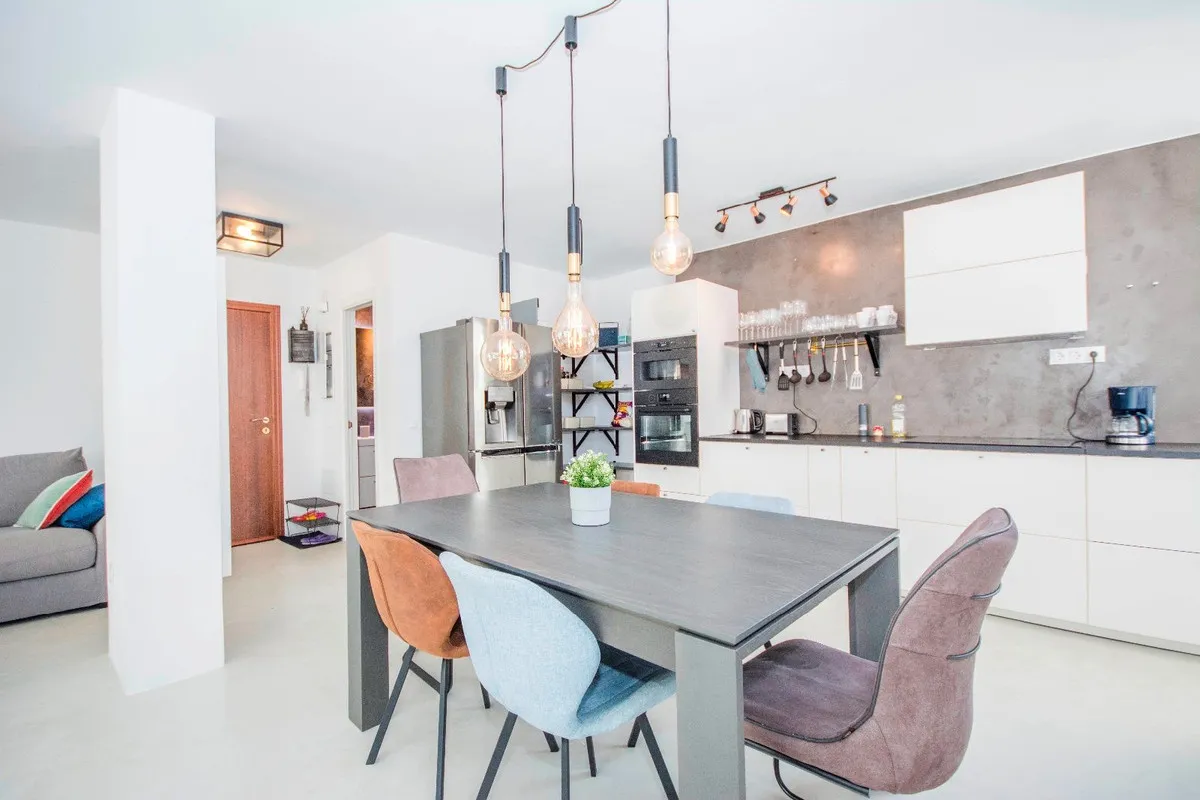 e34d3ccb-f00a-4c29-b902-bc6c629d06dd