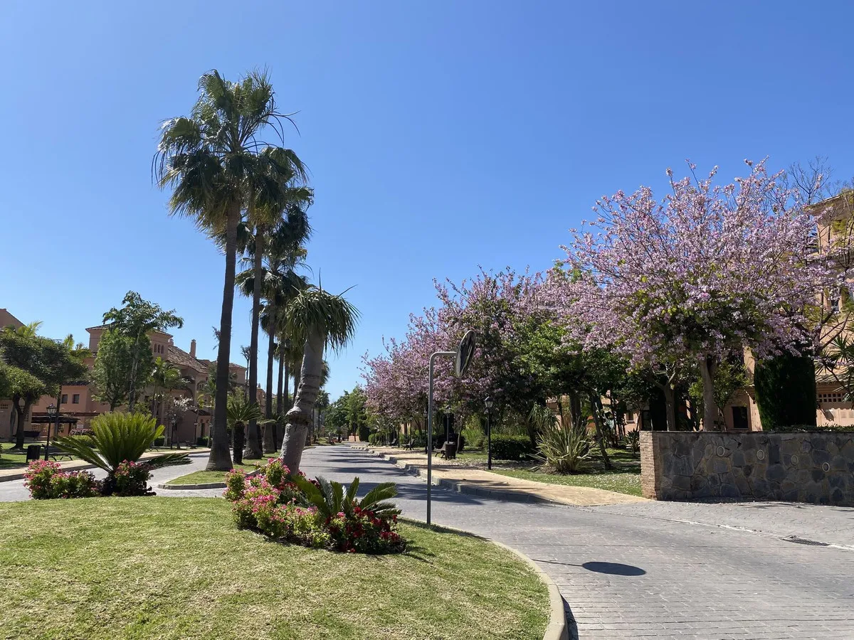 06e4ce4b-779d-45d1-baa0-b97f7309dbf9