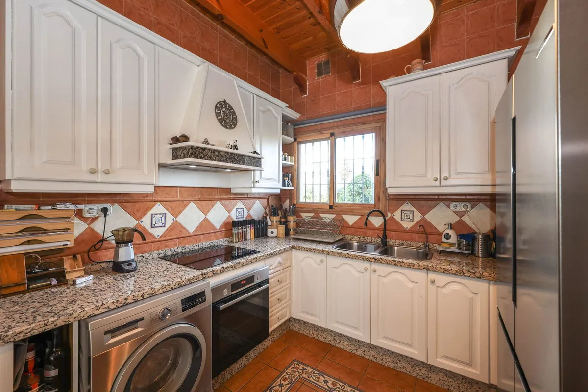 3f9dd556-c58d-441f-b5e8-4f7ad75d1a04