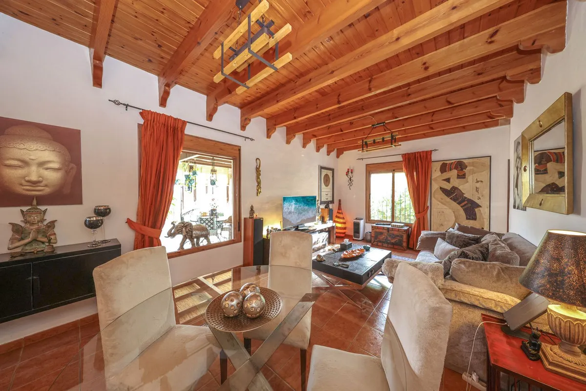 e65fd070-a6cc-49f9-ac8d-090188bc34e1