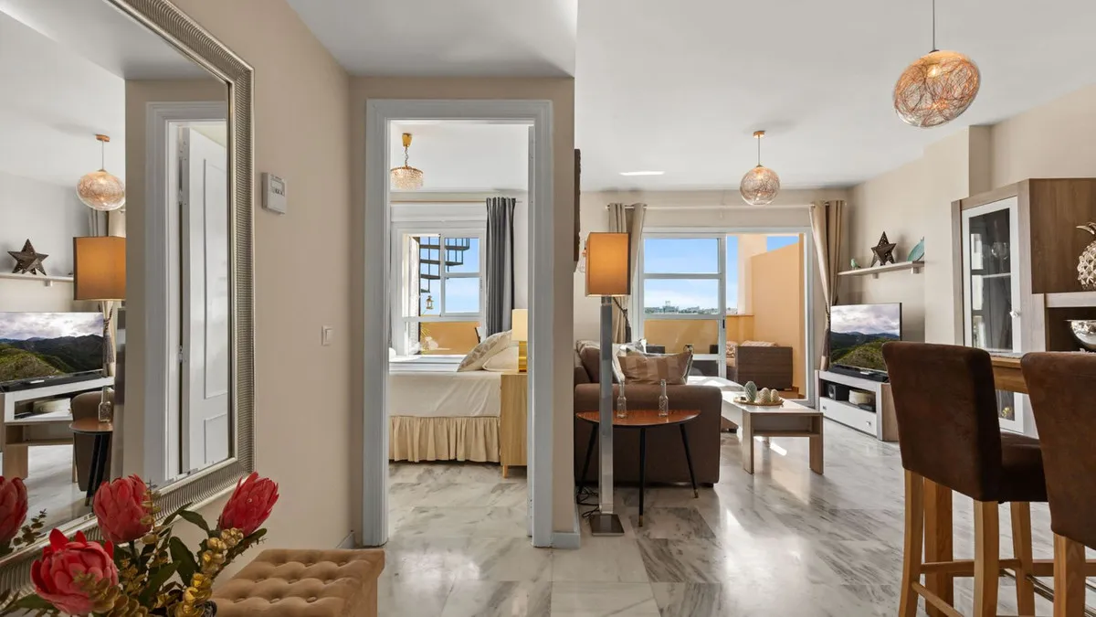 025b49d7-e810-4201-a0b8-1a0e1e4fcd1a