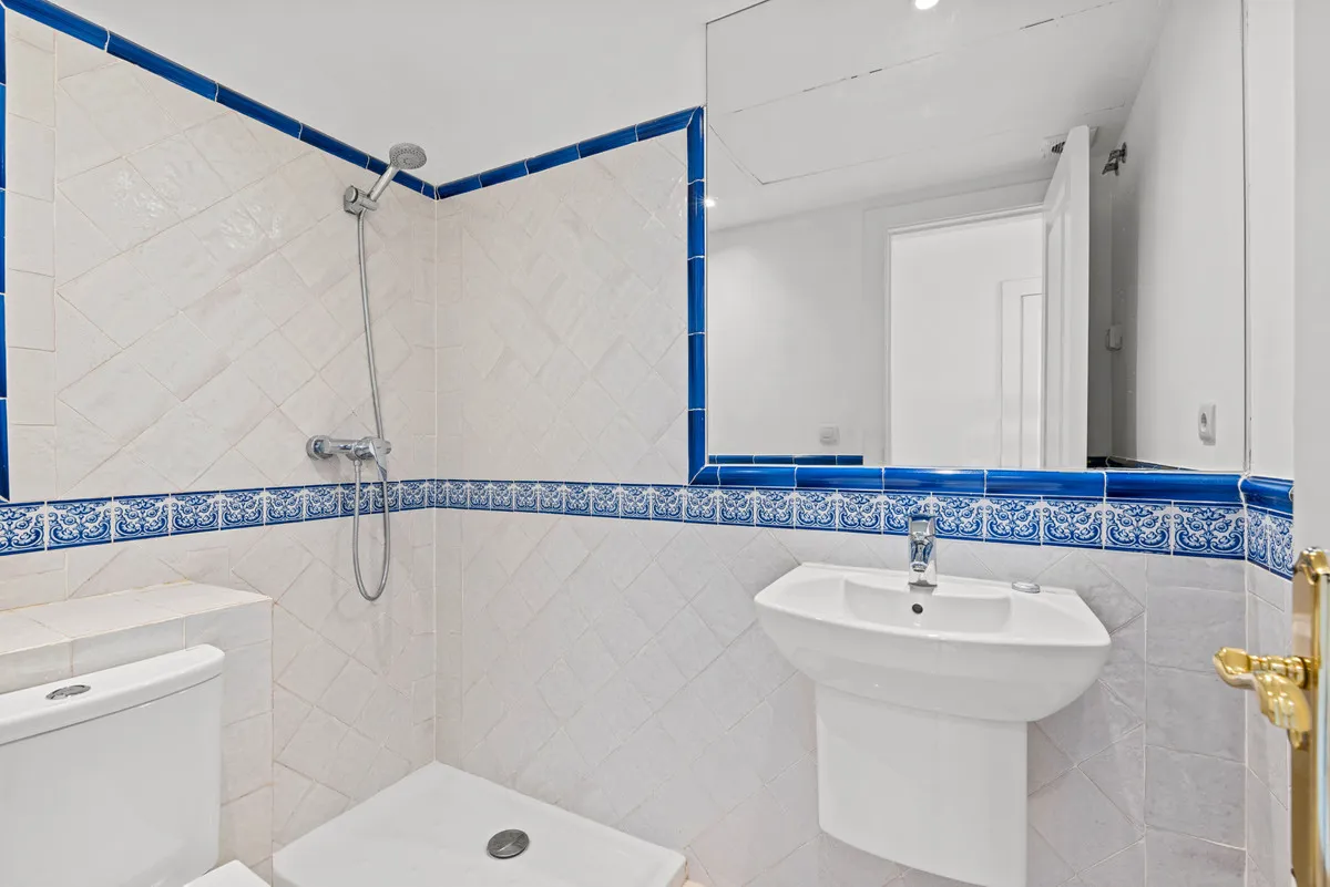 5d07fc36-61e2-475a-bc77-28172952091e