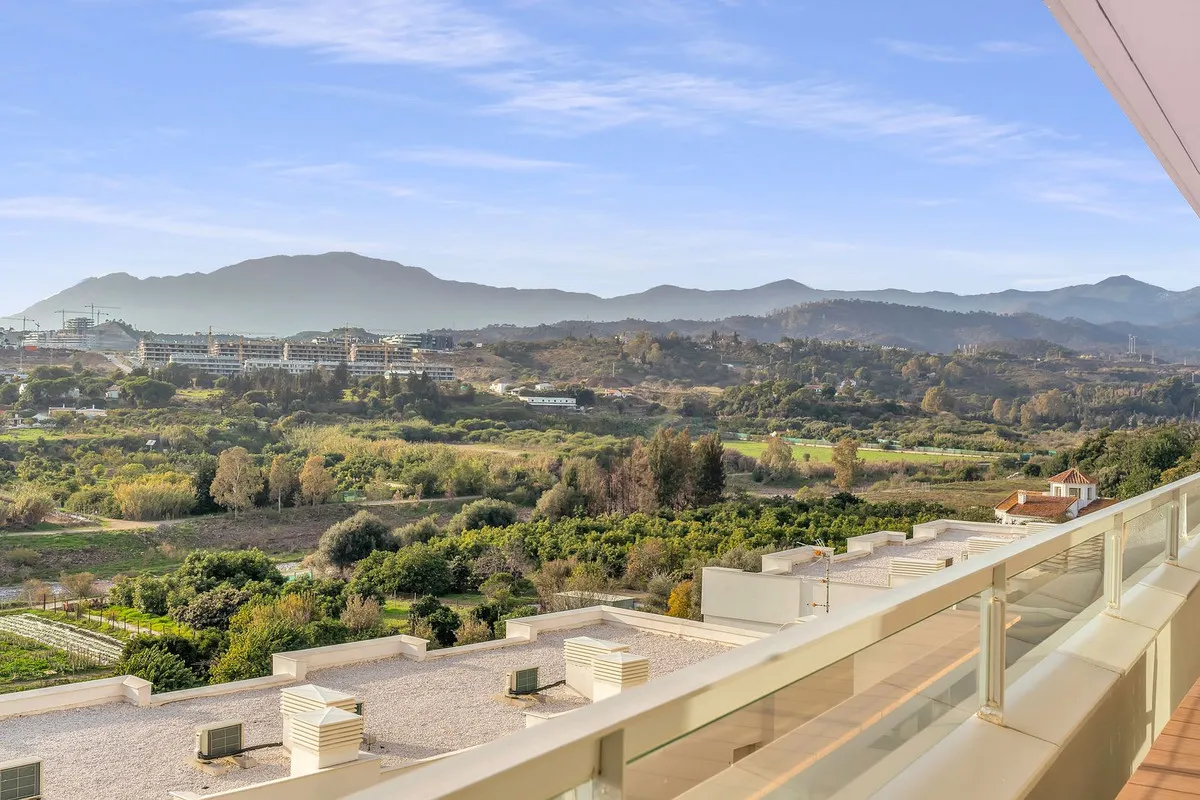 Contemporary Mountain View Apartment in New Golden Mile