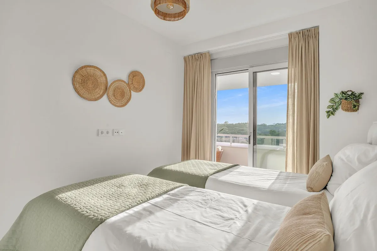 cd83b1fd-d30e-4eda-a973-6d4d363adcaf