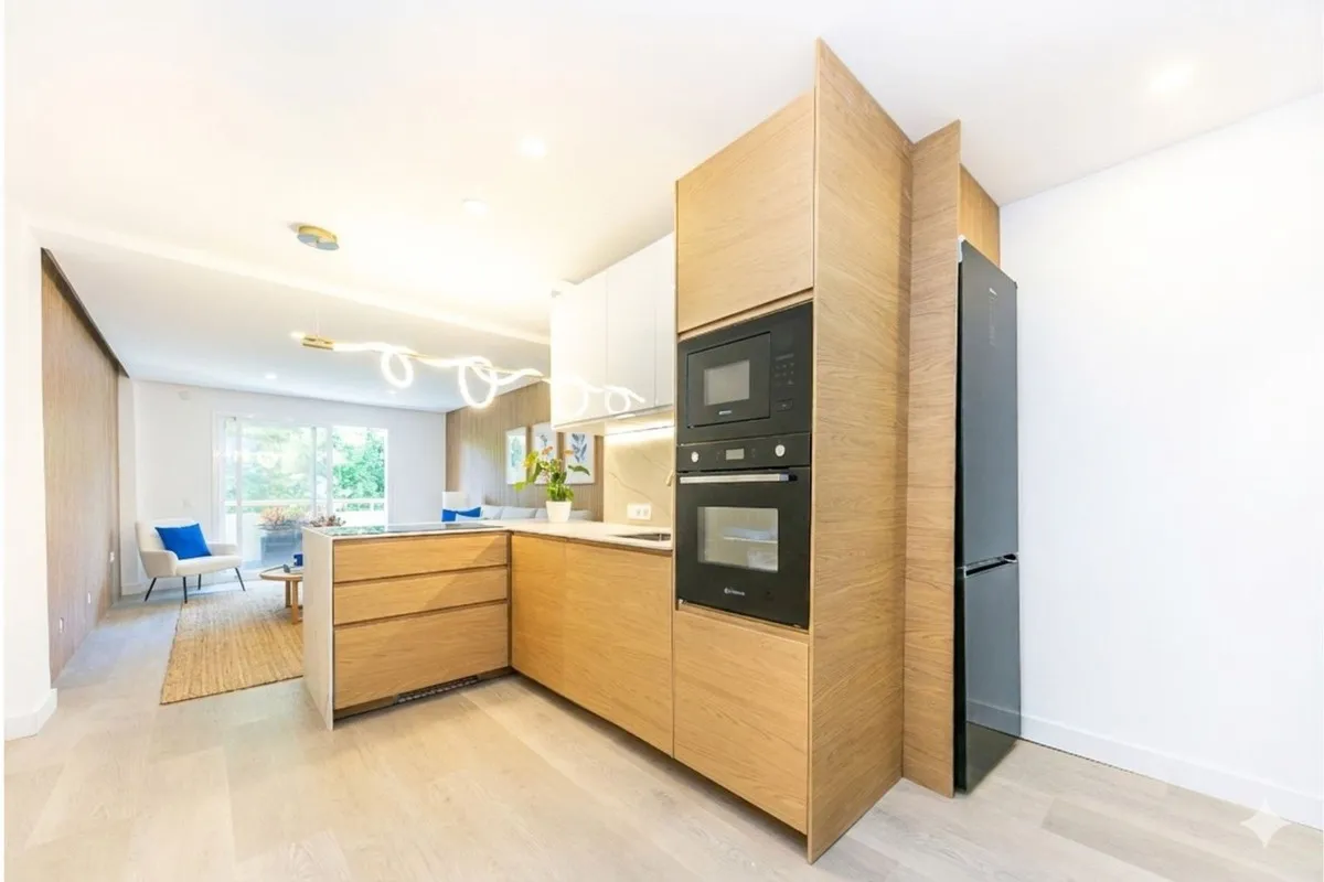 037709a9-2dbb-4305-84d7-09565e3e3d04