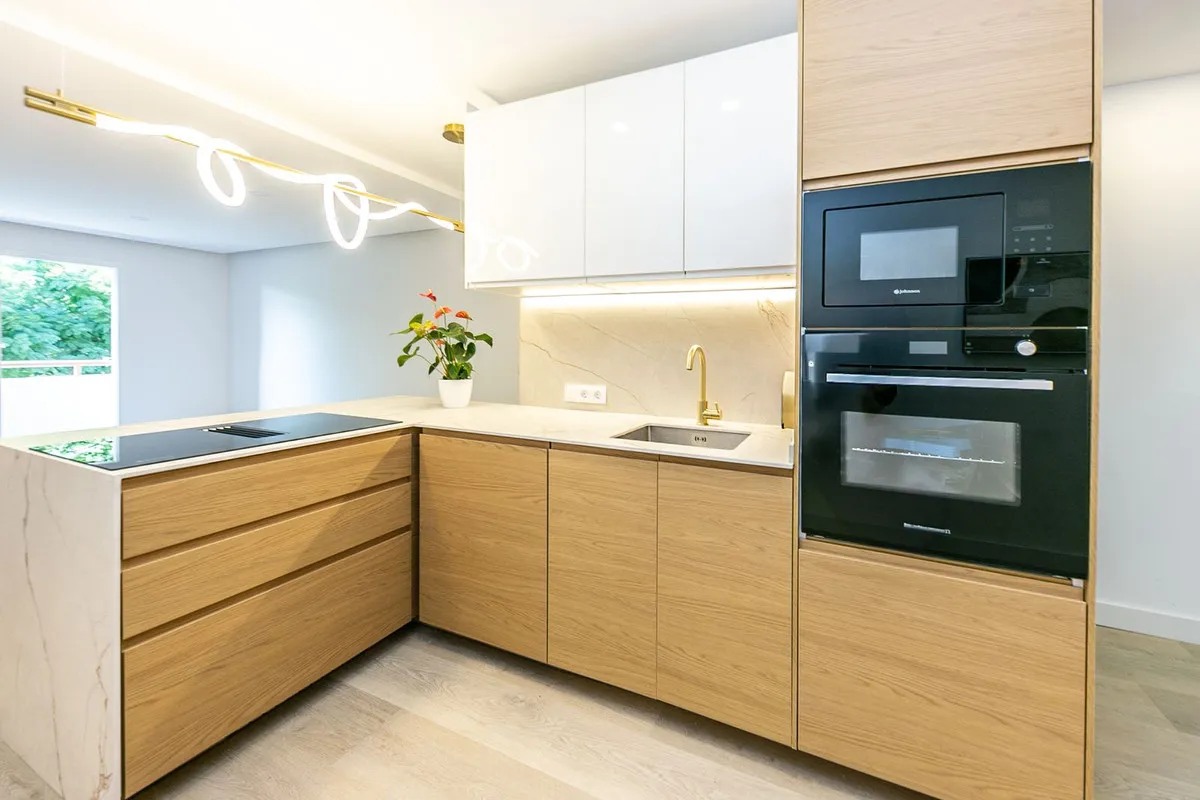 64e7fcdd-9641-40ee-bb18-23d601de05d7