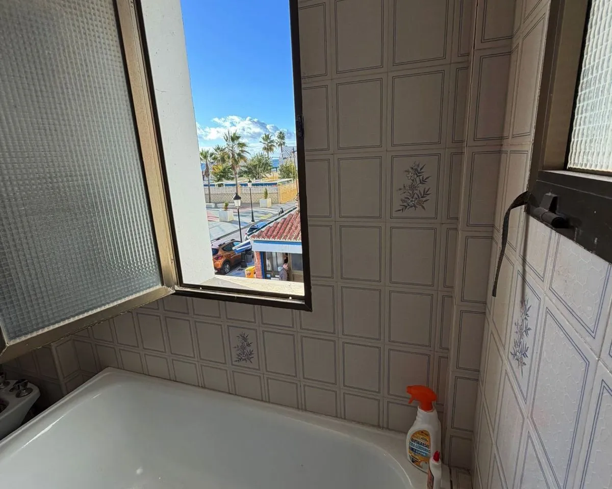 e8e45207-aedd-47ec-ad58-c3e19848ccc7