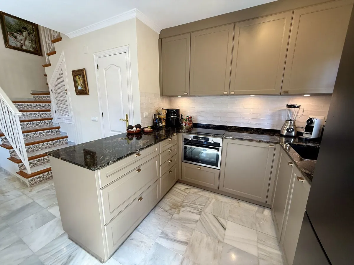 baa6f4bf-b155-43ad-80f3-cb7147e6fd05