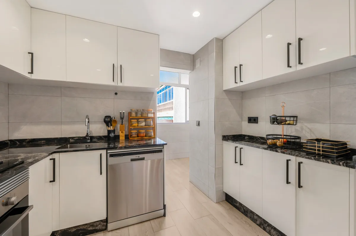 5546c5d9-9aab-4845-b686-8de46631f0a7