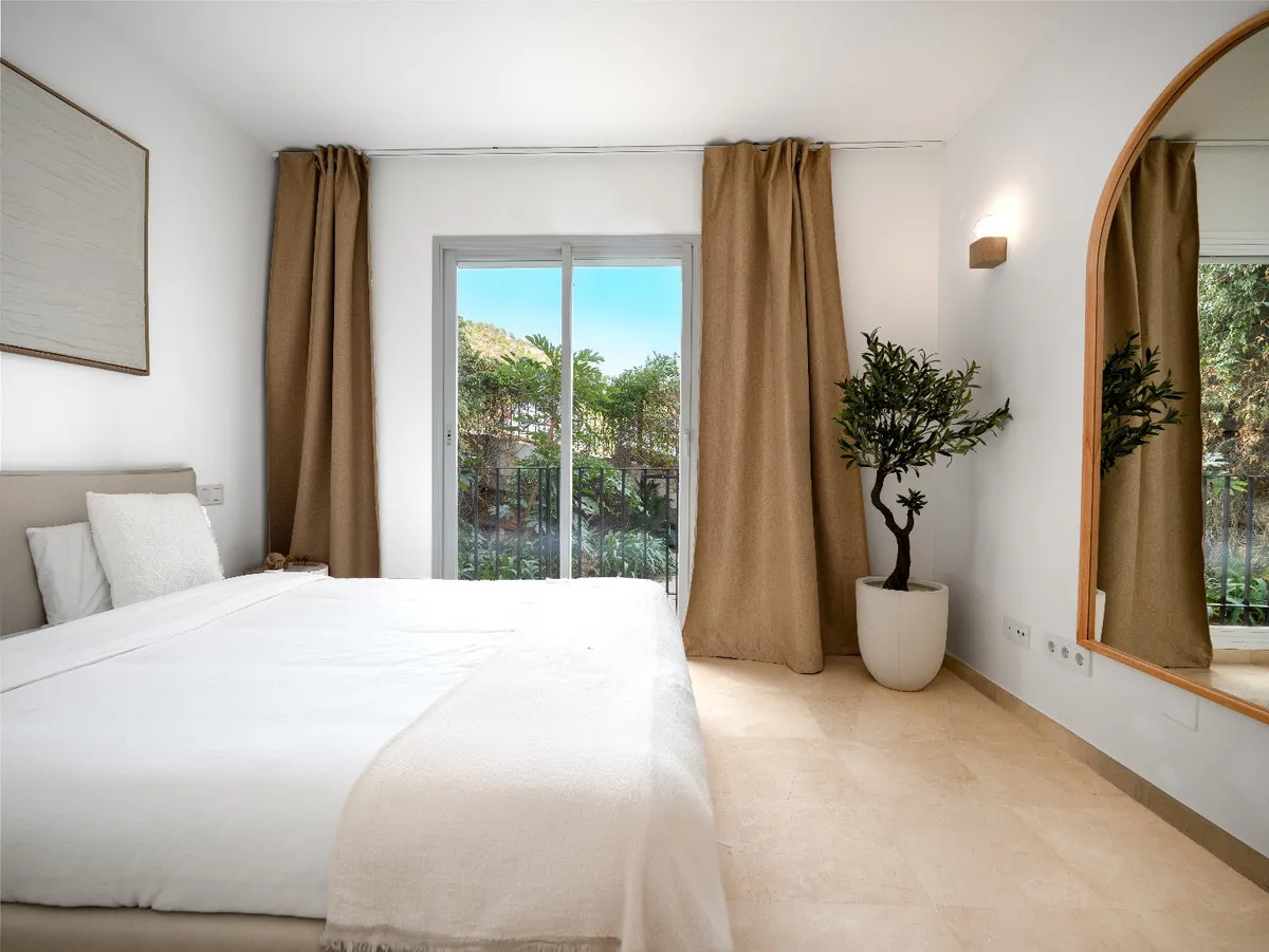 2b4a28cd-16cb-472a-bb95-2fb38efe4b93